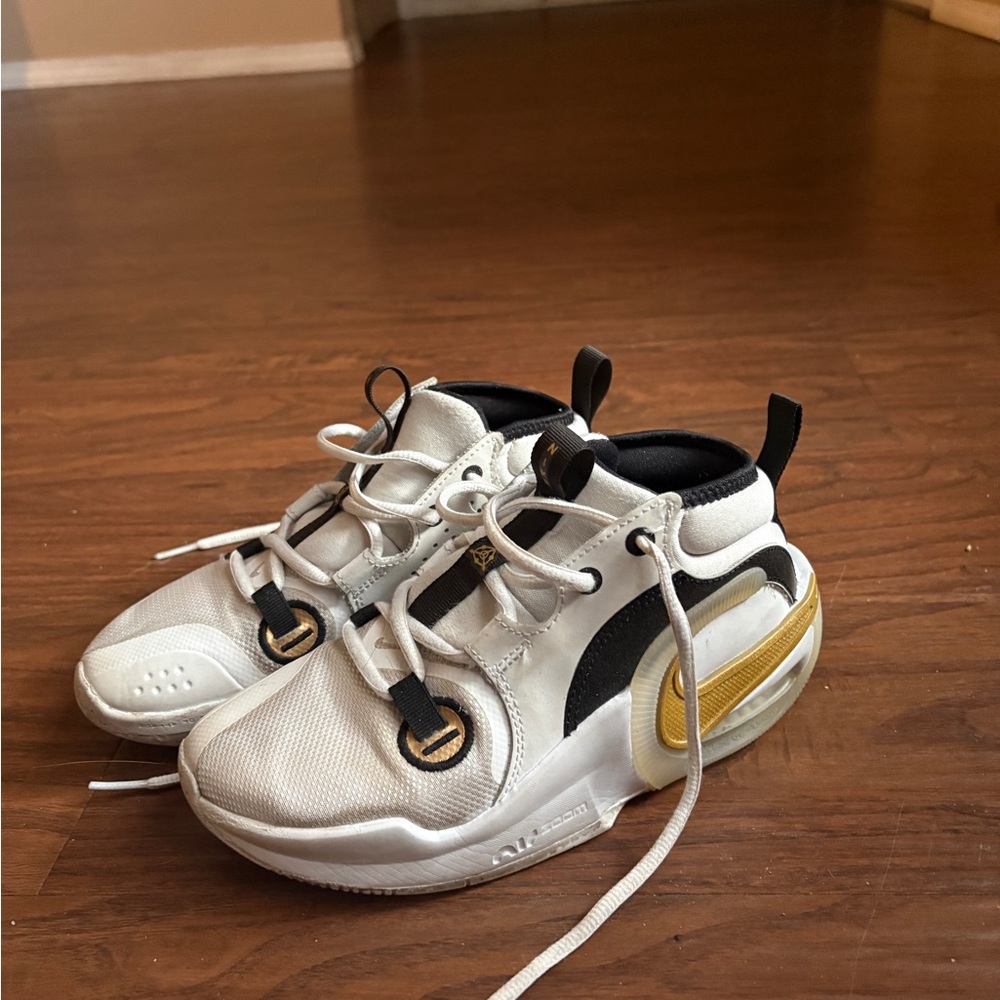 Kids Nike air zoom crossovers basketball shoes